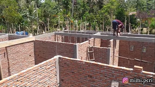 10 Latest Photos of Mimi Peri, Once Poor and Marginalized - Now Building a Luxury House with a Swimming Pool for Her Mother