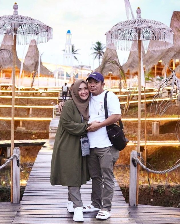 10 Latest Photos of Sulis 'Cinta Rasul', Remarried to a Man 10 Years Older - Happy with Second Child