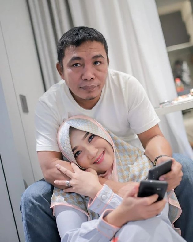 10 Latest Photos of Sulis 'Cinta Rasul', Remarried to a Man 10 Years Older - Happy with Second Child