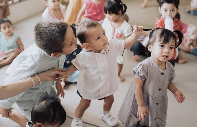 10 First Birthday Portraits of Don Putra Jessica Iskandar, Celebrated with Homeless Children - Jennifer Bachdim Invites Baby Kiro