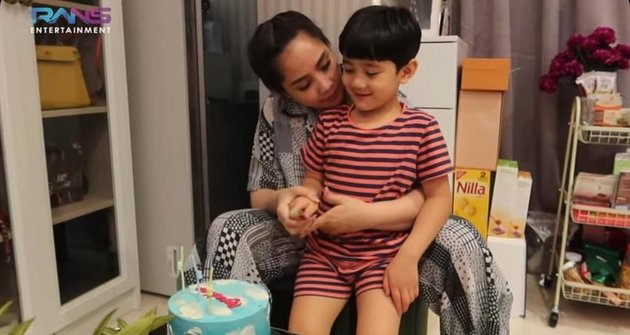 10 Portraits of Rafathar's 5th Birthday, Not Just Toys But Asking for a Baby Sibling as a Gift
