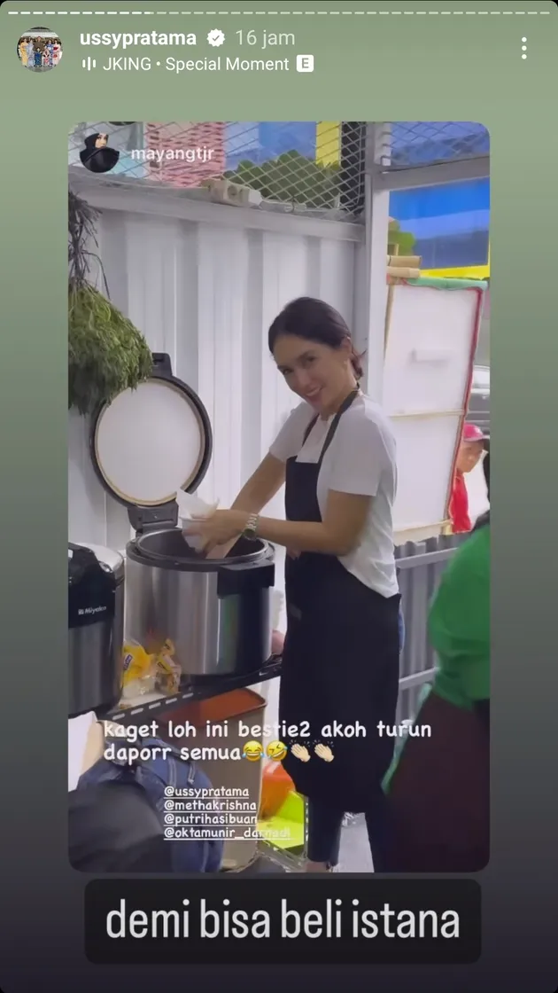 Ussy Sulistiawaty Buka Resto Baru