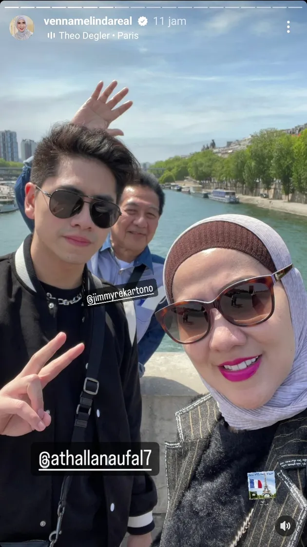 Venna Melinda Liburan ke Paris
