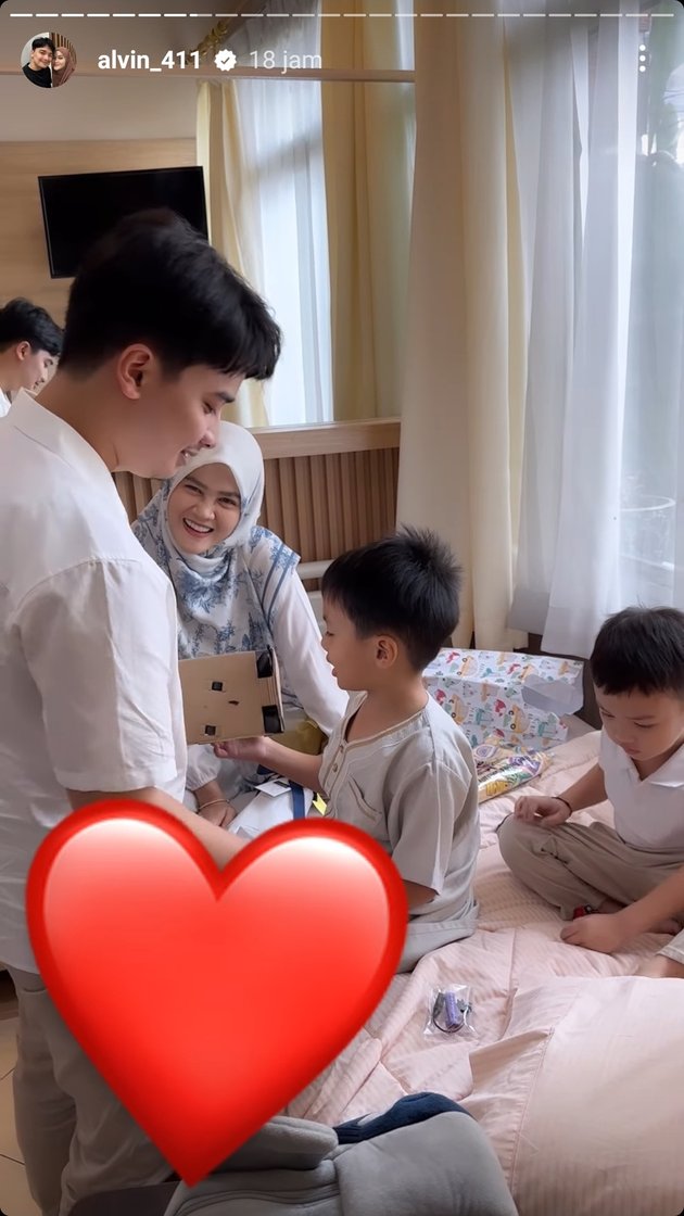 10 Portraits of Yusuf Putra Larissa Chou's Circumcision, Accompanied by Adoptive Mother and Father - Alvin Faiz Comes to Visit with Wife and Child