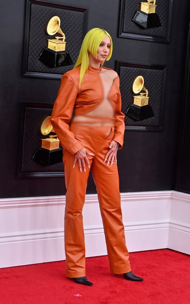 10 Worst Dresses at the 64th Grammy Awards 2022, from Justin Bieber's Oversized Suit to Someone Casual in an Oblong T-Shirt