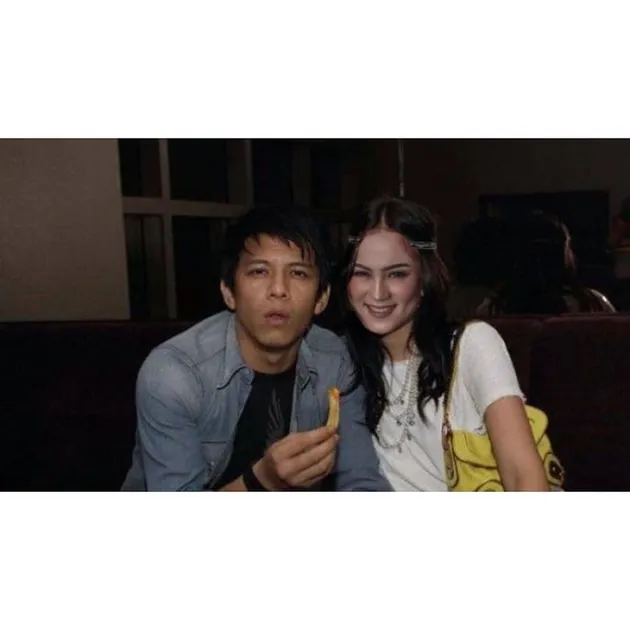 Putri Jamila Halu dengan Ariel Noah