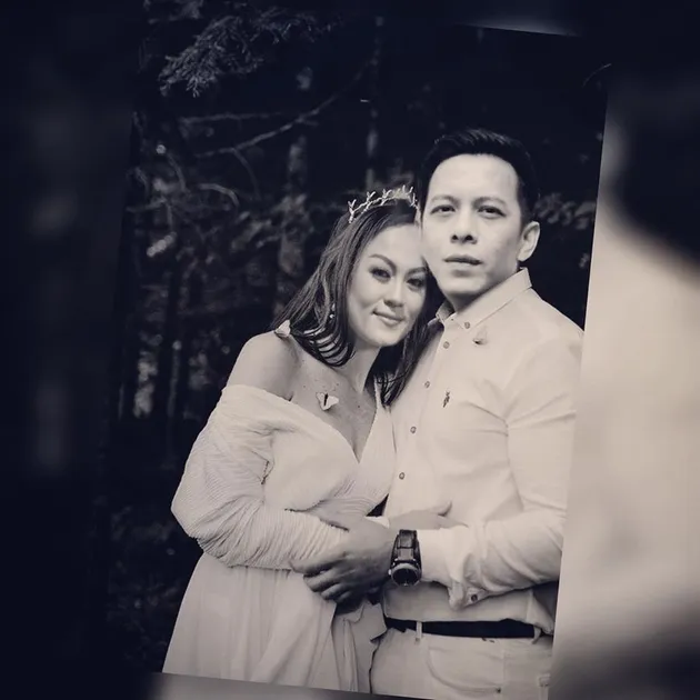 Putri Jamila Halu dengan Ariel Noah