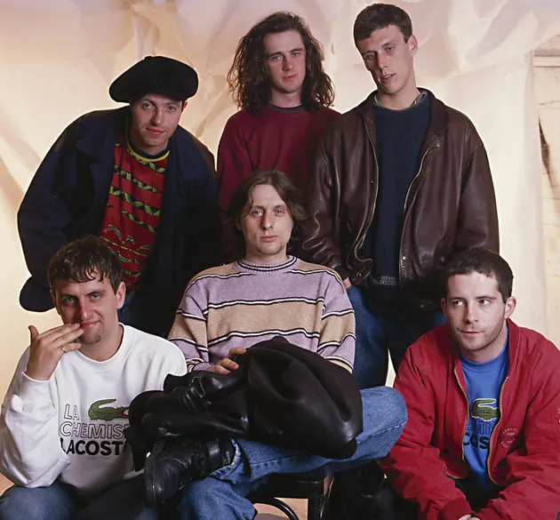 11 Gaya Rambut Ikonik Yang Tenar di Dunia Musik Dulu - Sekarang