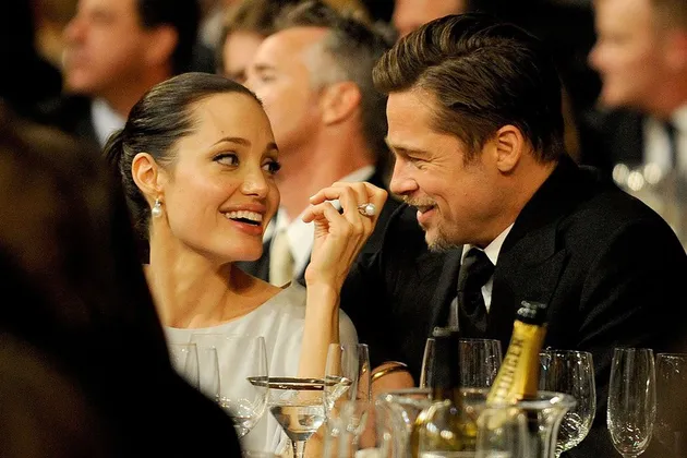 Momen Mesra &amp; Romantis Angelina Jolie - Brad Pitt
