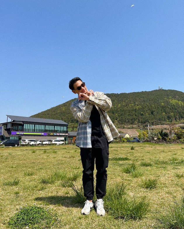 11 Photos of Afgan in South Korea, First Time Meeting B.I Former iKON - Very Oppa-Oppa While Strolling in Seoul and Jeju Island