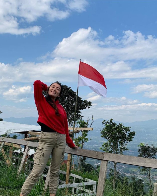 Kecintaan Amanda terhadap Indonesia juga tak perlu diragukan lagi!
