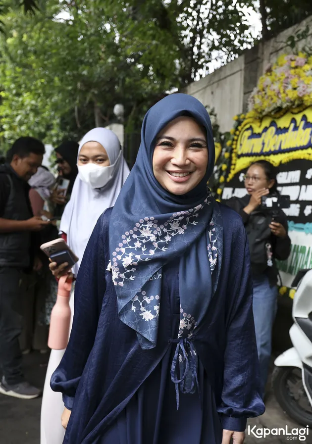 Artis yang Melayat