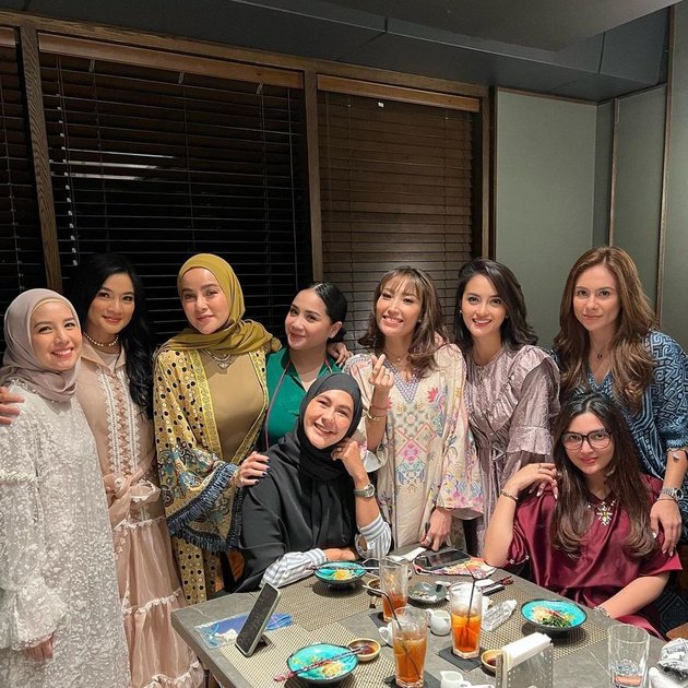 11 Pictures of Breaking Fast with Beautiful Artist Gang, Nagita Slavina - Wulan Guritno Flooded with Praise from Netizens