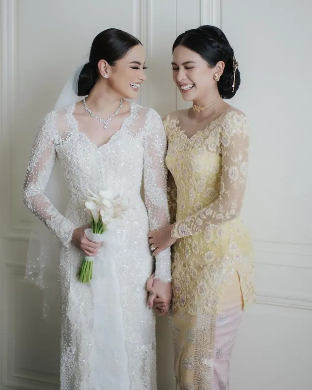 Maudy Ayunda di Pernikahan Adiknya