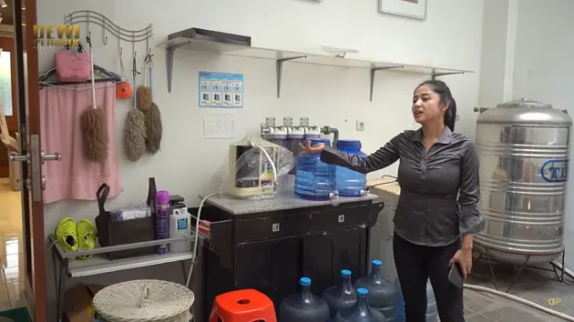 Dewi Perssik Rumah Lama