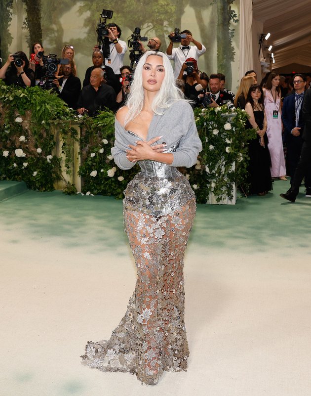 11 Portraits of Hollywood Celebrities on the Red Carpet of Met Gala 2024