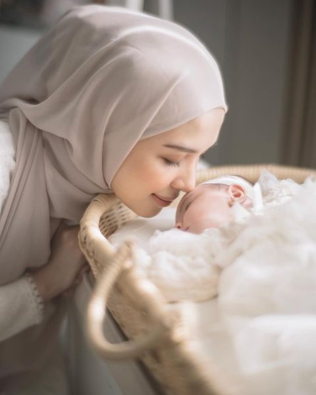 11 Pictures of Tasyakuran Akikah Baby Kira, Child of Hamidah Rachmayanti and Irvan Farhad, Very Aesthetic and Family Goals