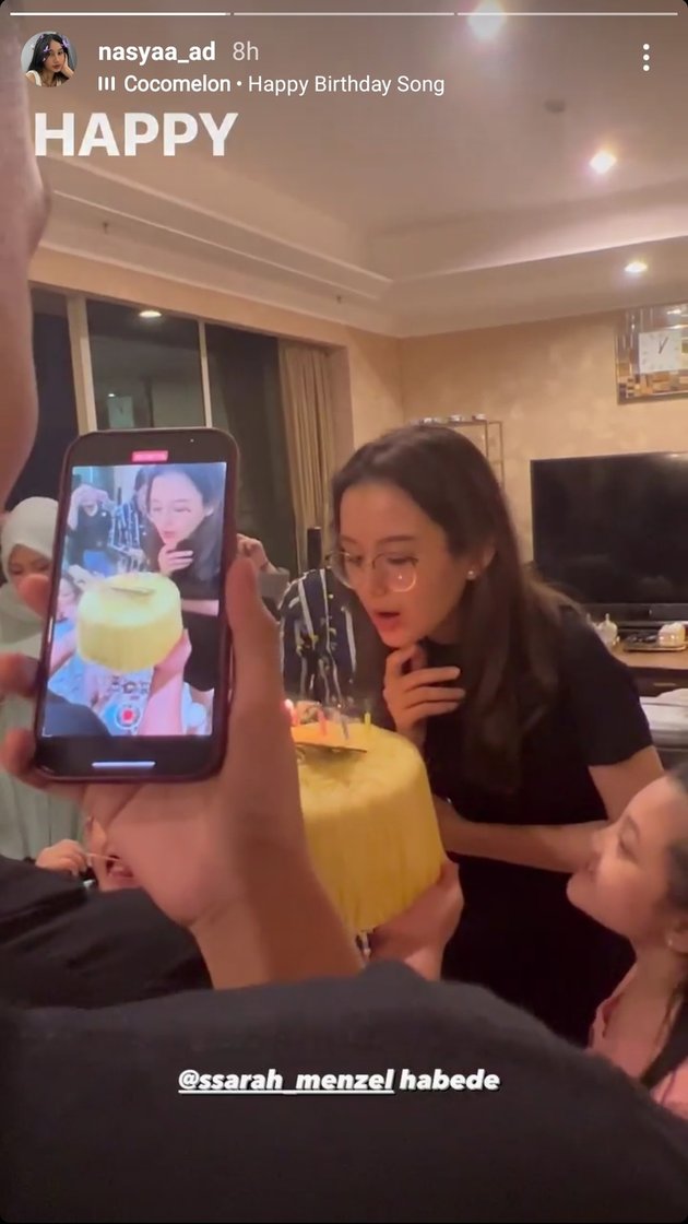 11 Photos of Sarah Menzel's Birthday, Azriel Hermansyah's Girlfriend, Receives Sweet Surprise - Celebrated with Future In-Laws