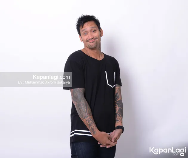 11 Seleb Ganteng Ini Terkenal Kocak! Pria Idaman Wanita