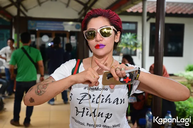 11 Seleb Wanita Bertato
