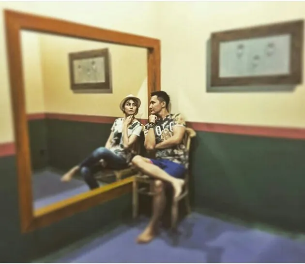 Arie Untung dan Fenita Rayakan anniversary