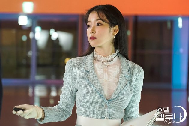 12 Busana Iu Di Drama Hotel Del Luna Fashion Vintage