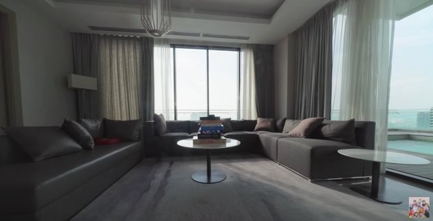 12 Photos of Gen Halilintar's Super Luxury Apartment in Malaysia, Spacious Modern Penthouse