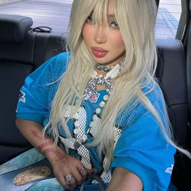 Artis Hollywood Transgender