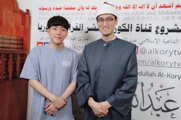 12 Portraits of Daud Kim, a Korean YouTuber who Converted to Islam to Redeem Sins After Committing Sexual Harassment