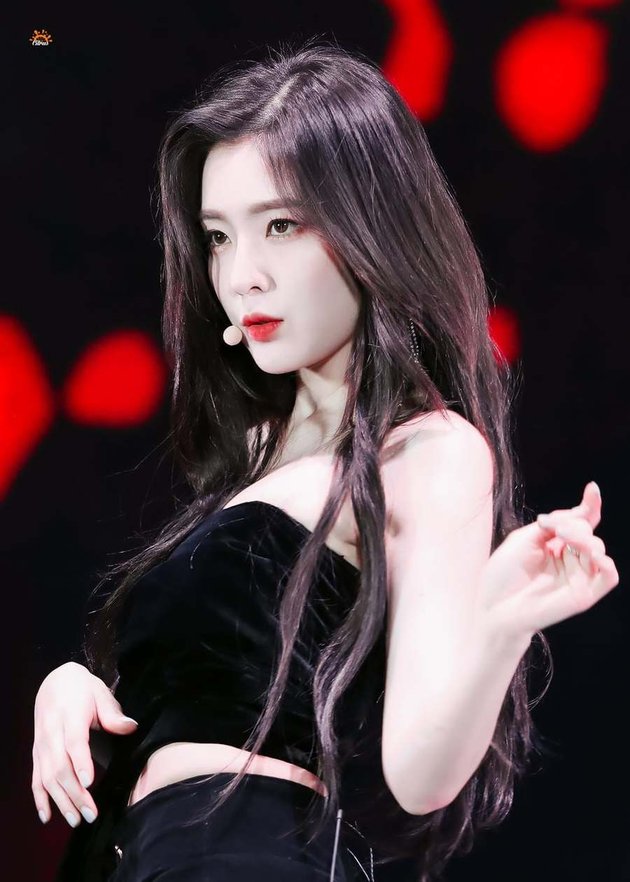 12 Pictures of Beautiful Korean Female Idols Whose Visuals Have Been Viral and Made Netizens Go Crazy Since Debut: Irene Red Velvet - Suzy