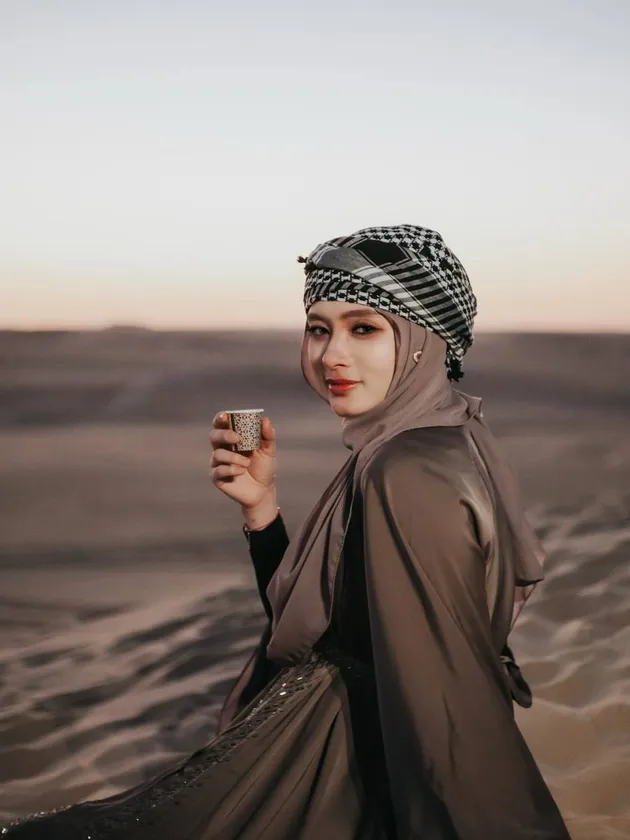 Potret cantik Inara Rusli liburan