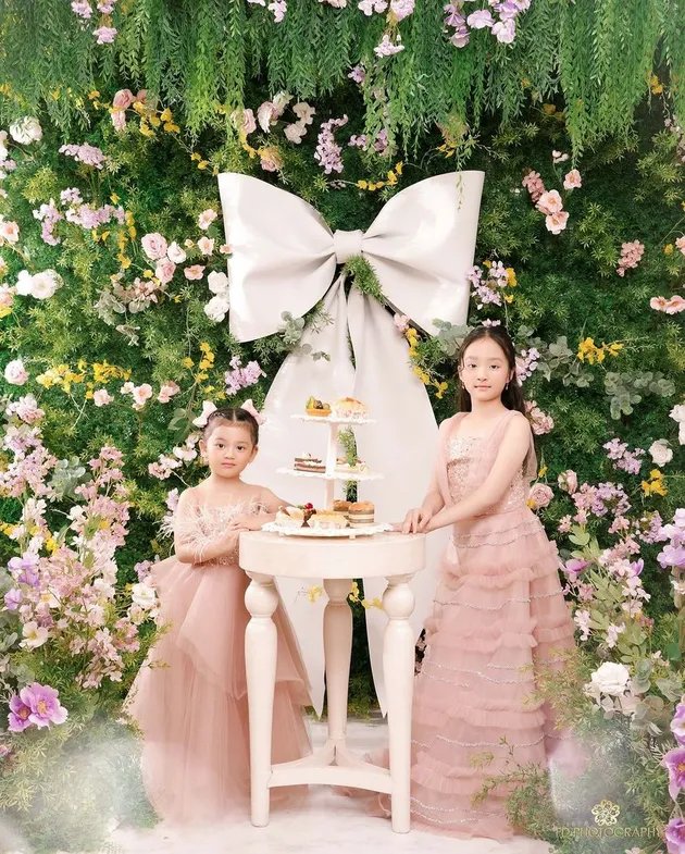 Sarwendah foto keluarga, anak-anak Sarwendah