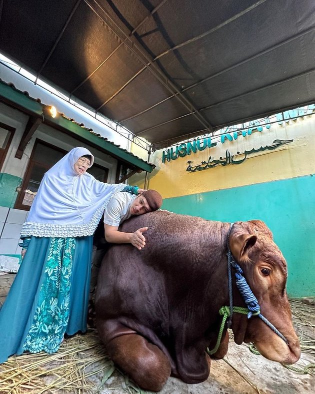 12 Portraits of Celebrities Celebrating Eid al-Adha, Some Pray Ied in Singapore Because They Accidentally Went on Vacation - Happy Eid al-Adha in the Holy Land