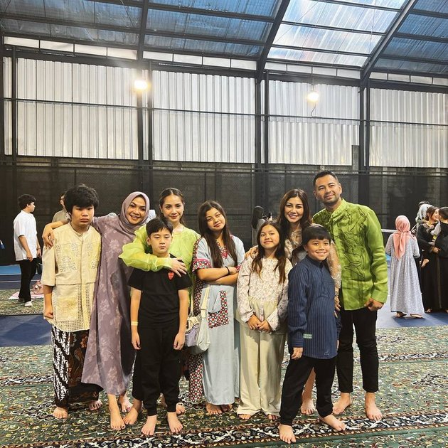 12 Portraits of Celebrities Celebrating Eid al-Adha, Some Pray Ied in Singapore Because They Accidentally Went on Vacation - Happy Eid al-Adha in the Holy Land