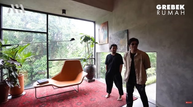 12 Pictures of Tompi's Luxury House, Unique Like an Art Gallery - Spacious Bathroom & Aesthetic