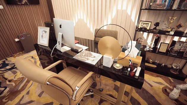 13 Photos of Gilang's 'Crazy Rich Malang' Office, Comfortable and Luxurious to the Max with a Secret Room!
