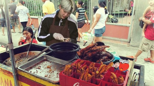 13 Hilarious Photos of BTS as Sellers in the Market: Sad Faces, Selling Rice, and Opening a Warung!