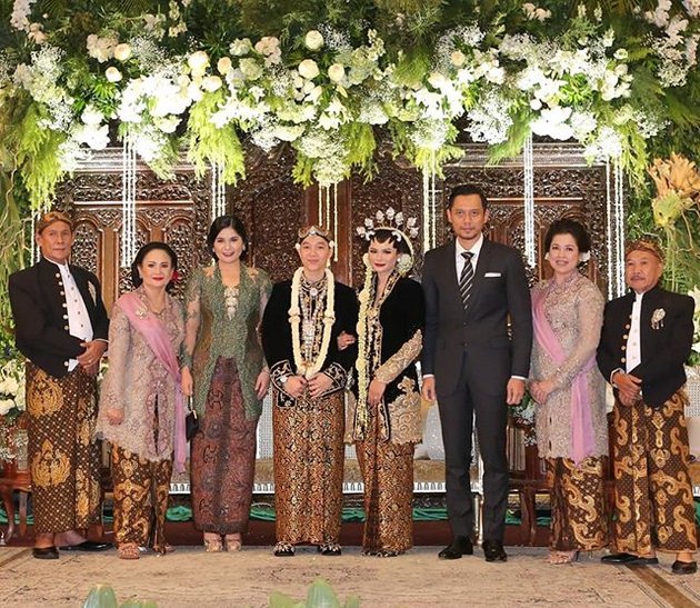 13 Photos of Kartika, Krisdayanti's Sister's Wedding Party, Magnificent with Javanese Customs
