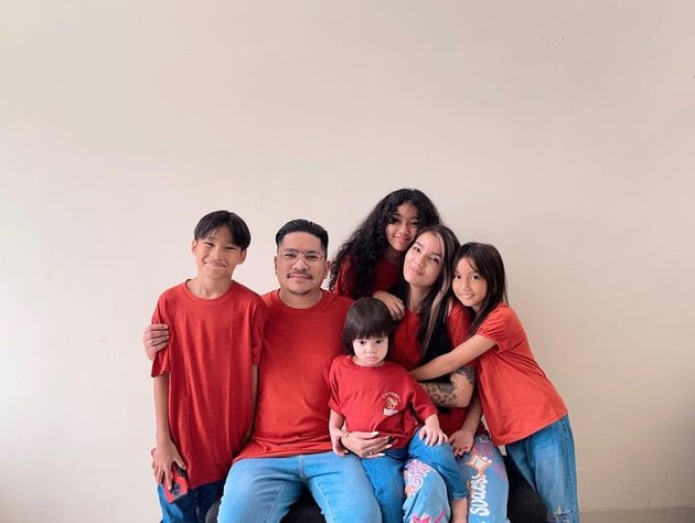 Sheila Marcia Joseph kini benar-benar menikmati kehidupan bersama suami dan keempat buah hati yang begitu ia cintai.