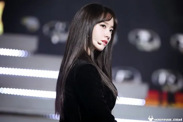 Rambut hitam bintang K-Pop