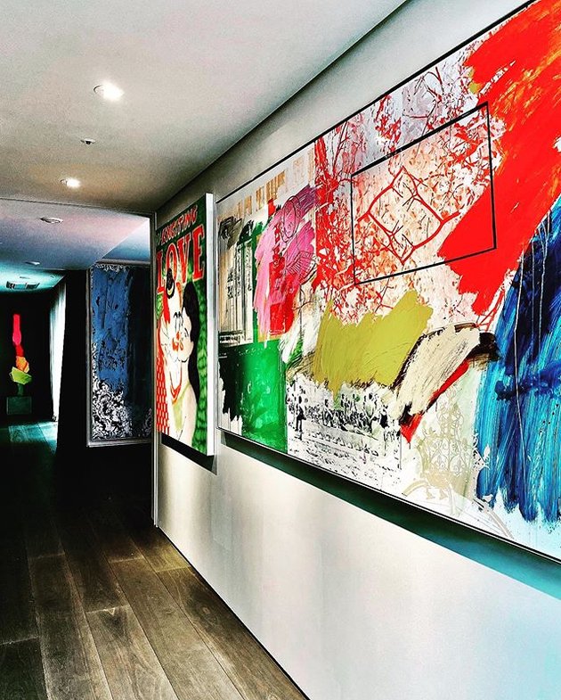 14 Photos of G-Dragon's Luxury Apartment, Full of Unique Items & Artistic Paintings