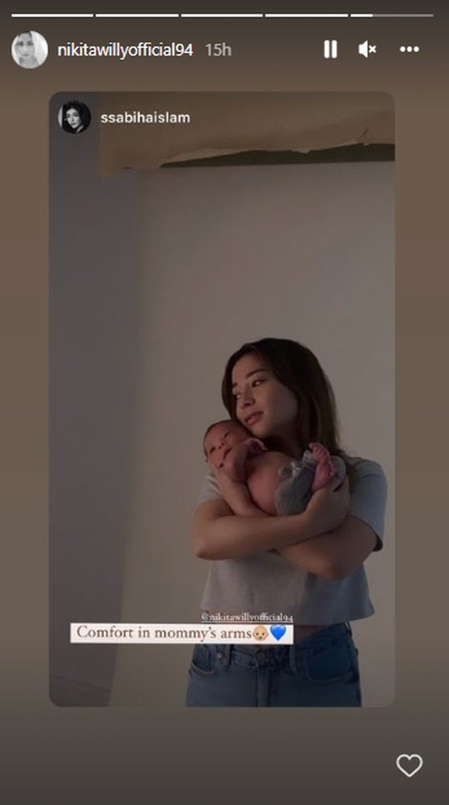 14 Photos of Nikita Willy & Indra Priawan Caring for Baby Izz Without a Nanny, Young Mom and Dad Ready to Go!