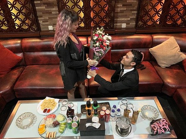 14 Photos of Indonesian Celebrities Celebrating Valentine's Day: Raisa Embraces Hamish Daud - Ardi Bakrie's Romantic Surprise for Nia Ramadhani
