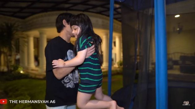 14 Teuku Rassya's Closeness with Aurel Hermansyah's Family, Sleeping in the Same Room with Seven People