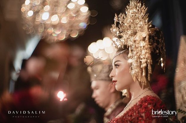 14 Sweet Moments at Nikita Willy & Indra Priawan's Wedding, Showing Off the Ring - Sungkeman Procession