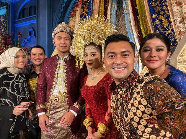 14 Sweet Moments at Nikita Willy & Indra Priawan's Wedding, Showing Off the Ring - Sungkeman Procession