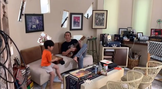 14 Detailed Photos of Bimbim Slank's House, Filled with Many Classic and Unique Items
