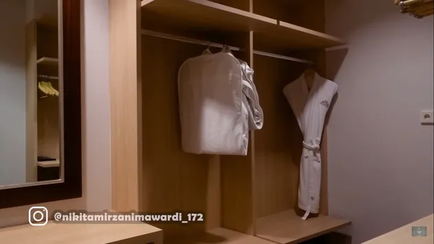 Nikita Mirzani Karantina di Hotel Mewah