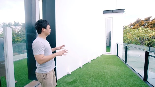 14 Photos of Raditya Dika's House After Renovation, Minimalist Modern Style - Has a Cool Workspace