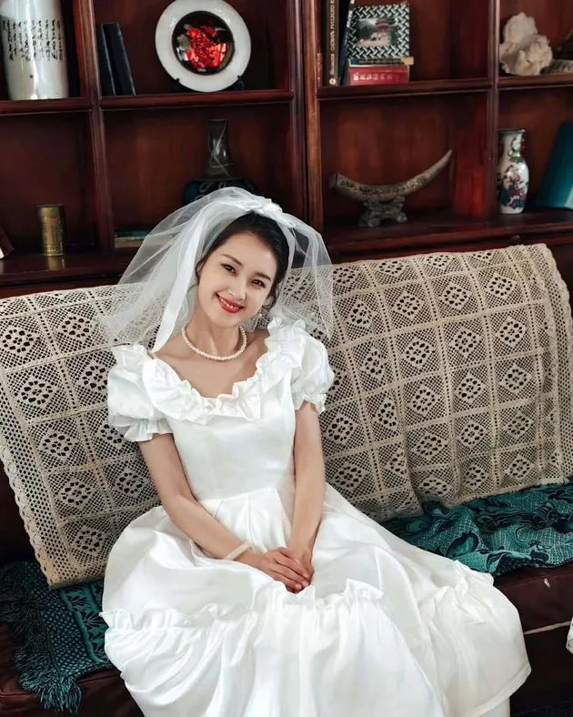 15 artis cantik China populer di 2025